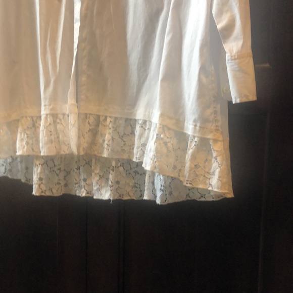 DKNY Pure cotton tunic in white with lace ruffle trim around bottom hem size L - Picture 3 of 5